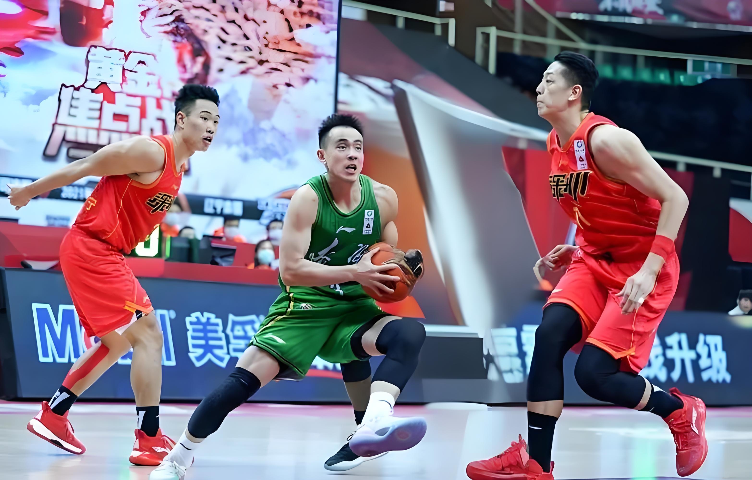 今晨深圳男篮调整名单以备CBA季后赛，强势反弹环节打磨，气氛紧张，控场能力受关注的简单介绍
